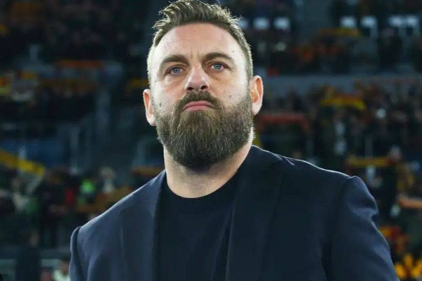 德羅西現(xiàn)任哪個球隊主帥？