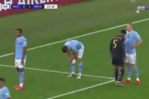 要貼貼貝林厄姆比賽中親密盯防哈蘭德