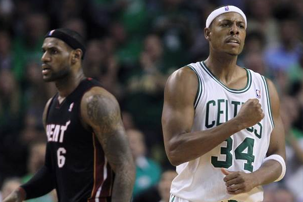 皮爾斯和詹姆斯有什么恩怨情仇？