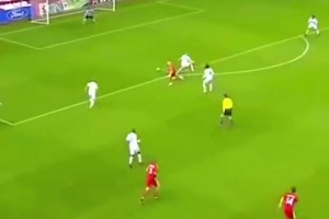 托雷斯的連停帶過已驚為天人，沒想到圣卡西降臨人間