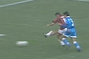 他是您的足球初戀嗎？每個動作都透露著優(yōu)雅！