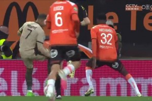 過于夸張姆巴佩空中油炸丸子穿襠送助攻，步頻快到看不清！